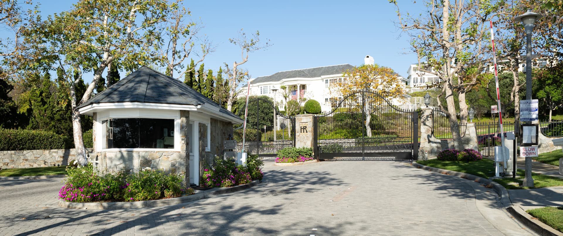 Guard house and gated entrance to Harbor Ridge